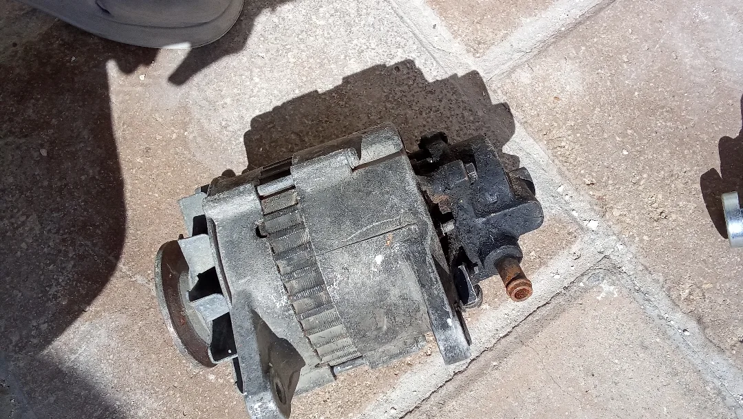 🚗 قطع بكب كيا ديزل للبيع 🔧متوفر للبيع قطع أصلية مستعملة بحالة جيدة:طرمبة ديزل (ت