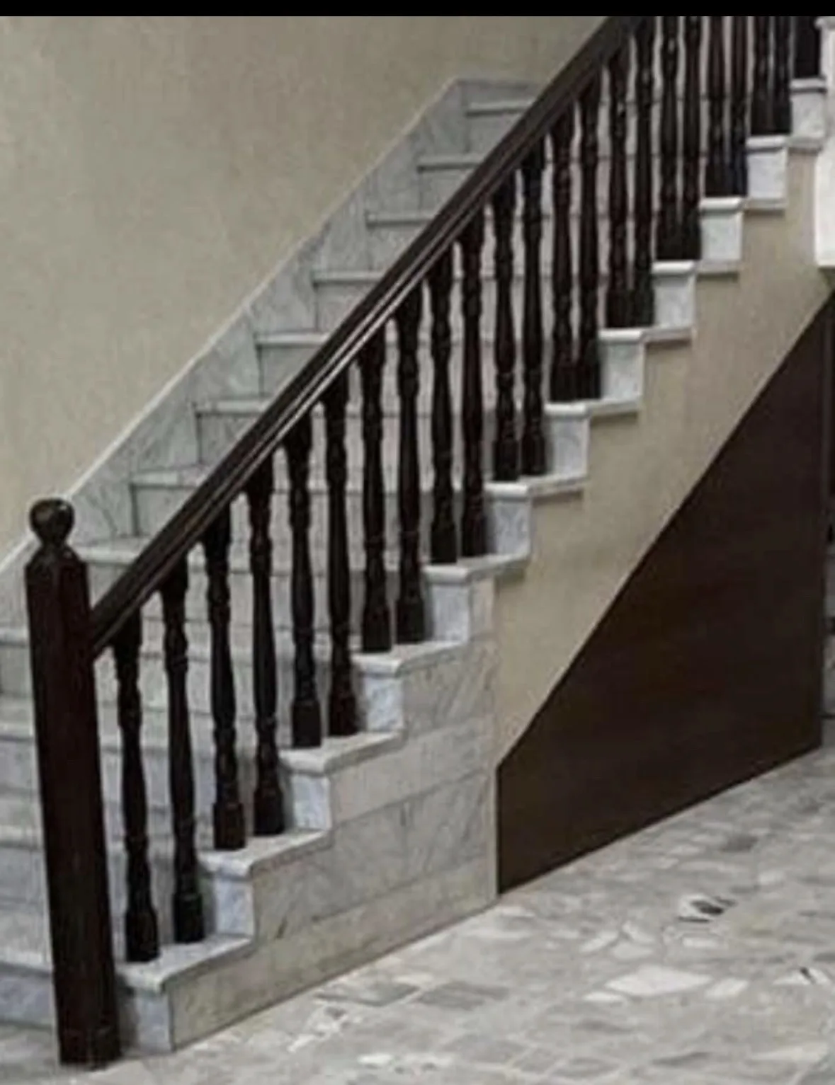 دربزين خشب زان ثقيل جداً