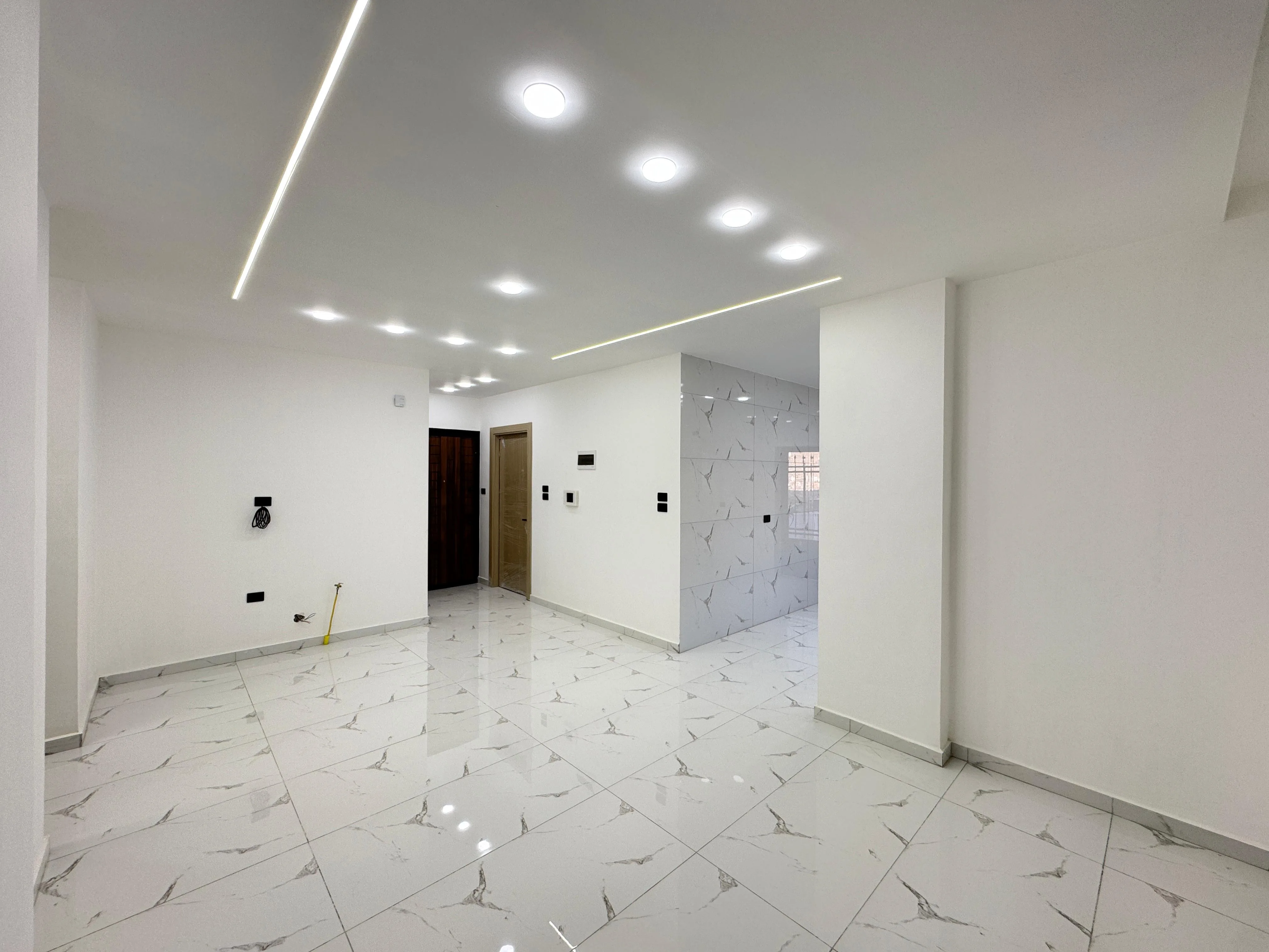 شقة ارضيه ١٦٢ م مع راس ٤٠ م للبيع في البنيات / جانب مدارس ادحصاد التربوي