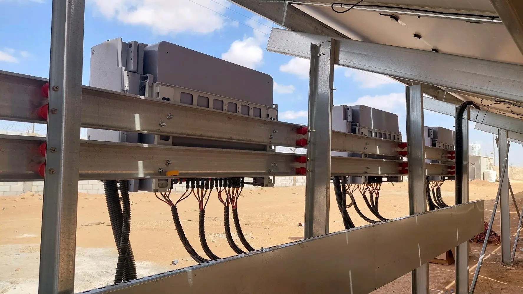 أنظمة طاقة شمسية بمعايير عالمية