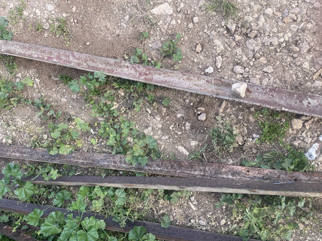 الواح زينكو و زوايا وجسور حديد ثقيل