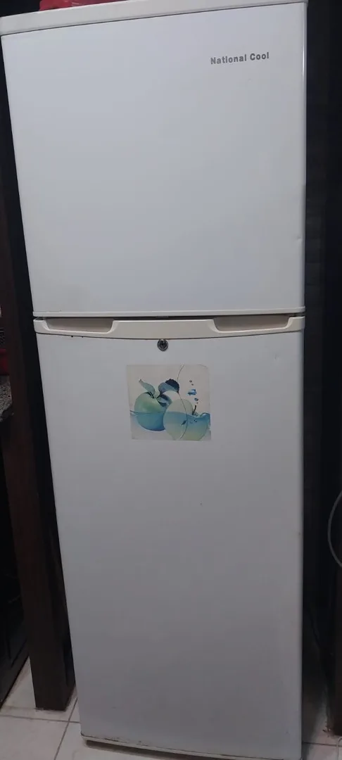 ثلاجة وميكرويف للبيع