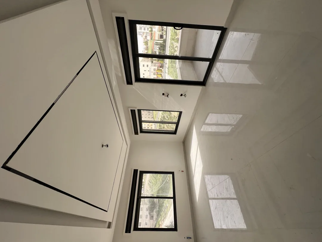 شقق طابقية فاخرة للبيع