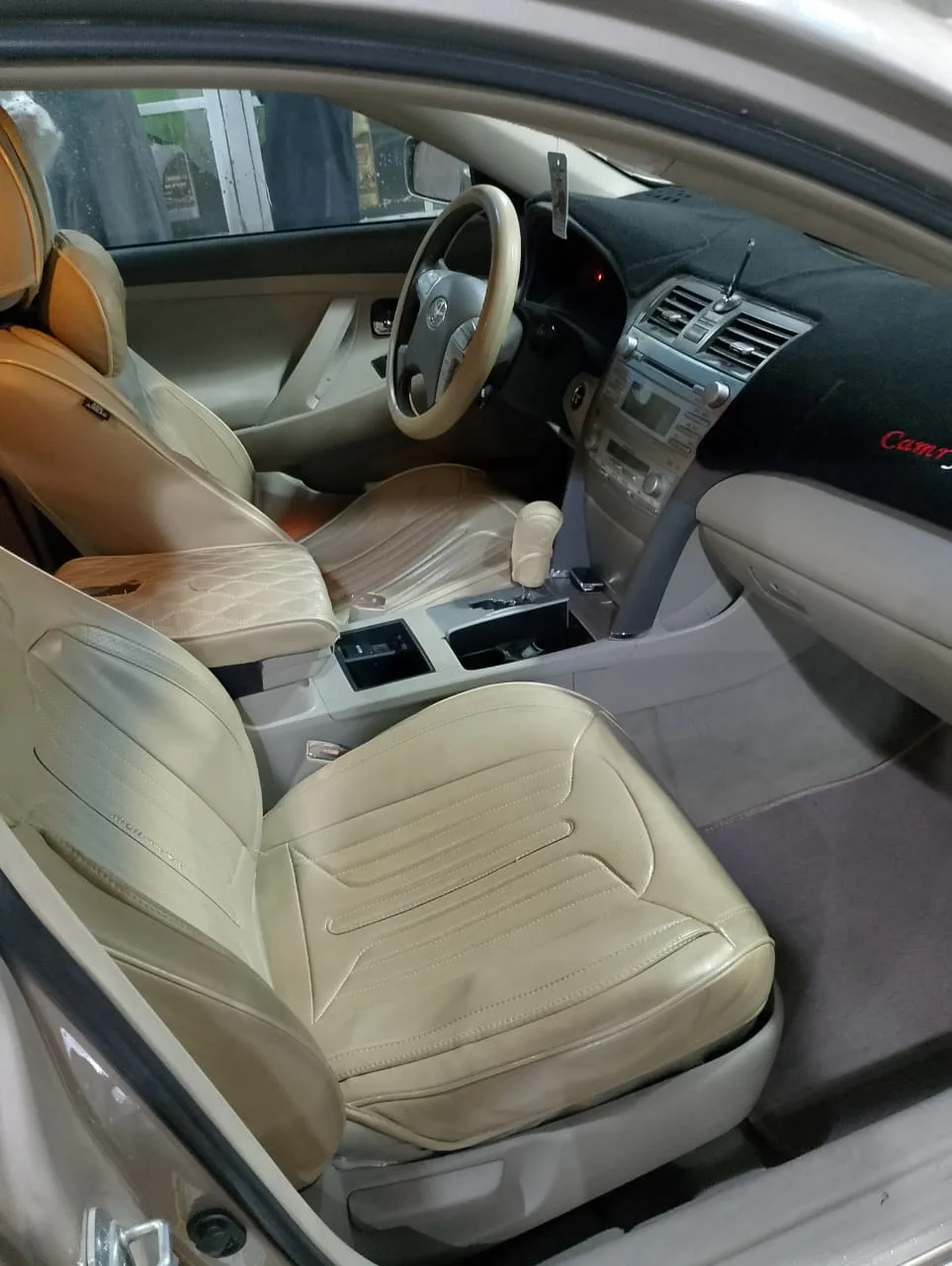 كامري هايبرد موديل 2009 ڤل ما عدا الفتحة