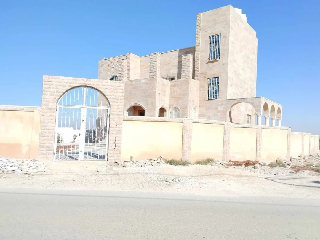 فيلا بطريق المطار للبيع