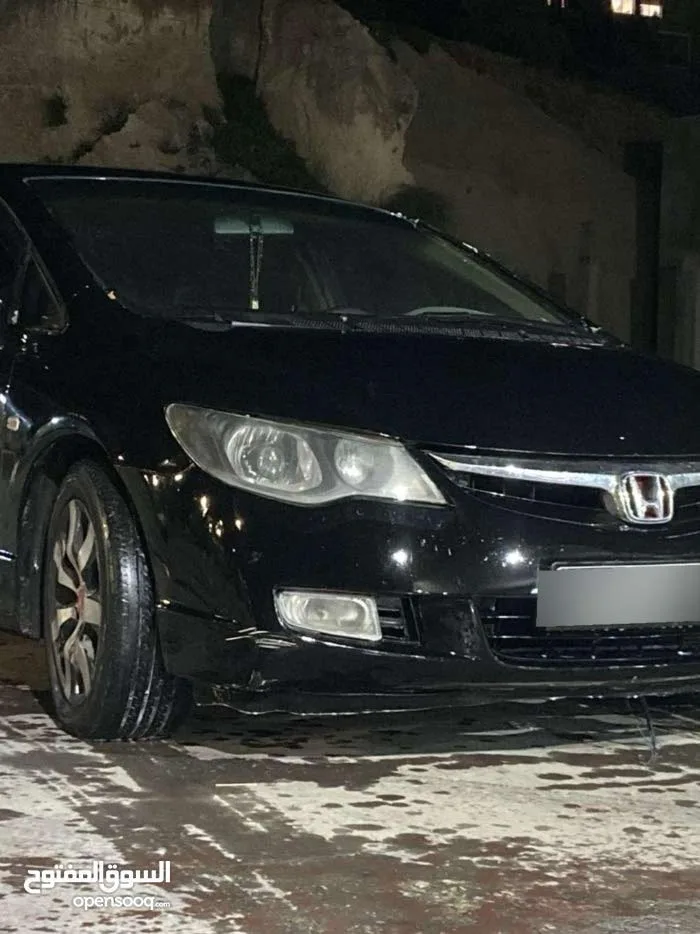 هوندا سيفيك 2006 قير عادي للبيع او البدل على هايبرد بنفس القيمة او لانسر حديثة