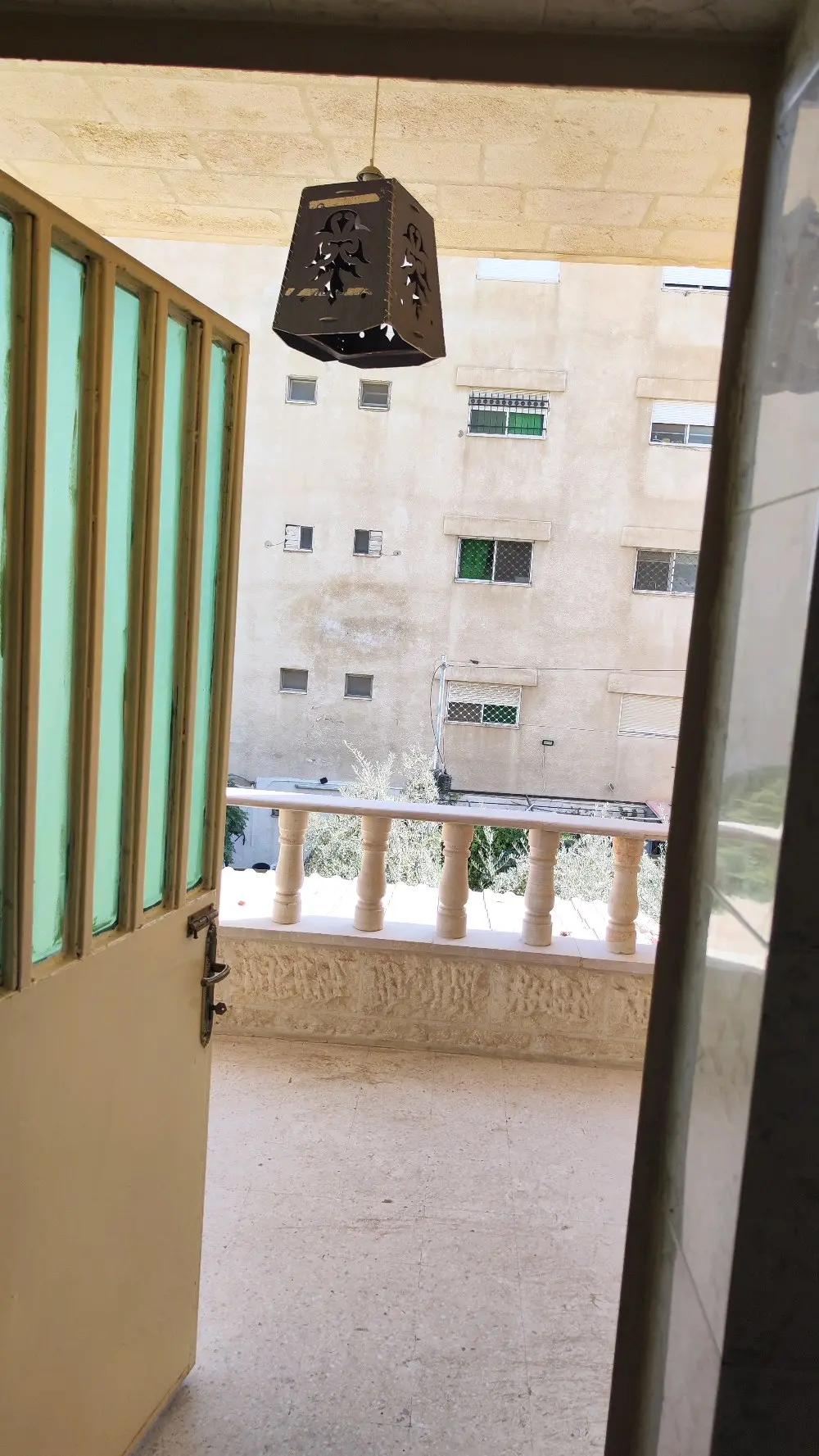 شقه سكنيه للأيجار الربعي في البتراوي خلف الاكاديميه الامريكيه