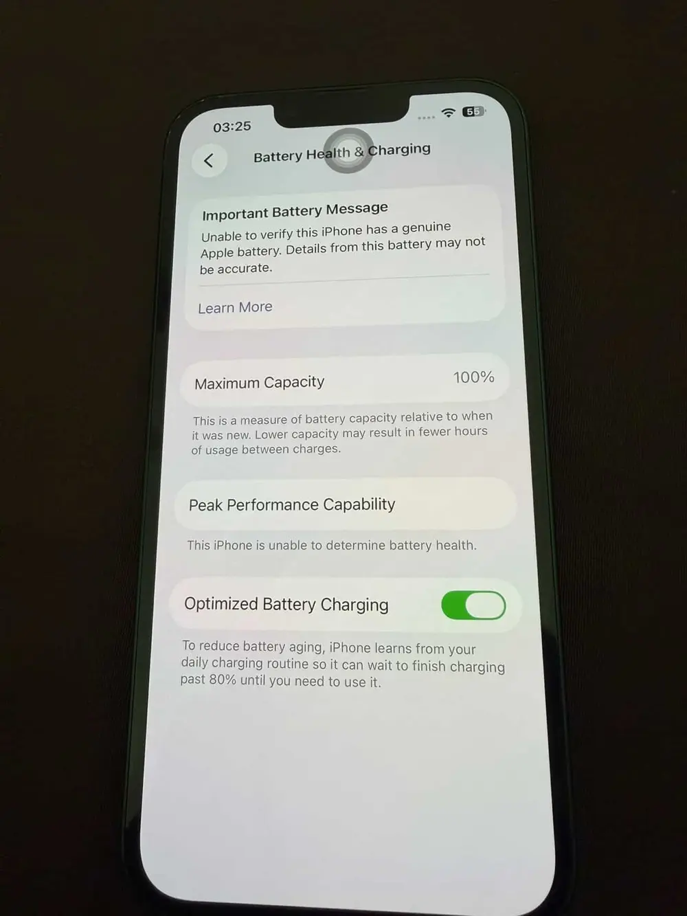 ايفون 13 زيتي وكاله ولا قحطه معاه كرتونه ووصلة شاحن وكفر