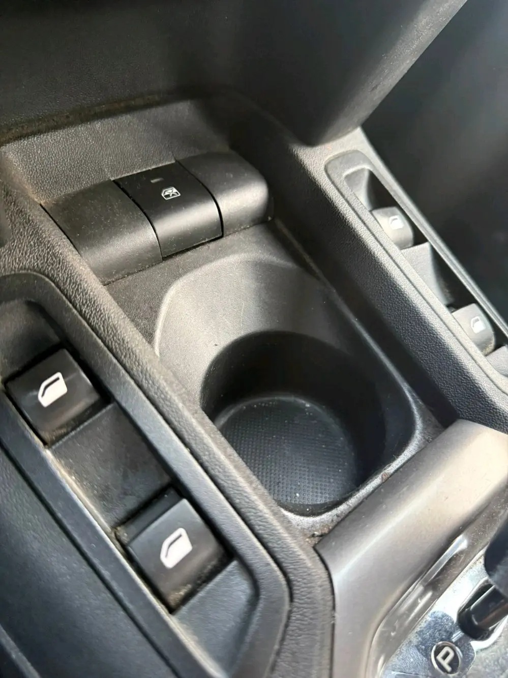 🚘 للبيع – بيجو 301 موديل 2021محرك 1.6 ⛽️ | أوتوماتيك ⚙️ | اقتصادية جداً 👍📌 ماشية: 6