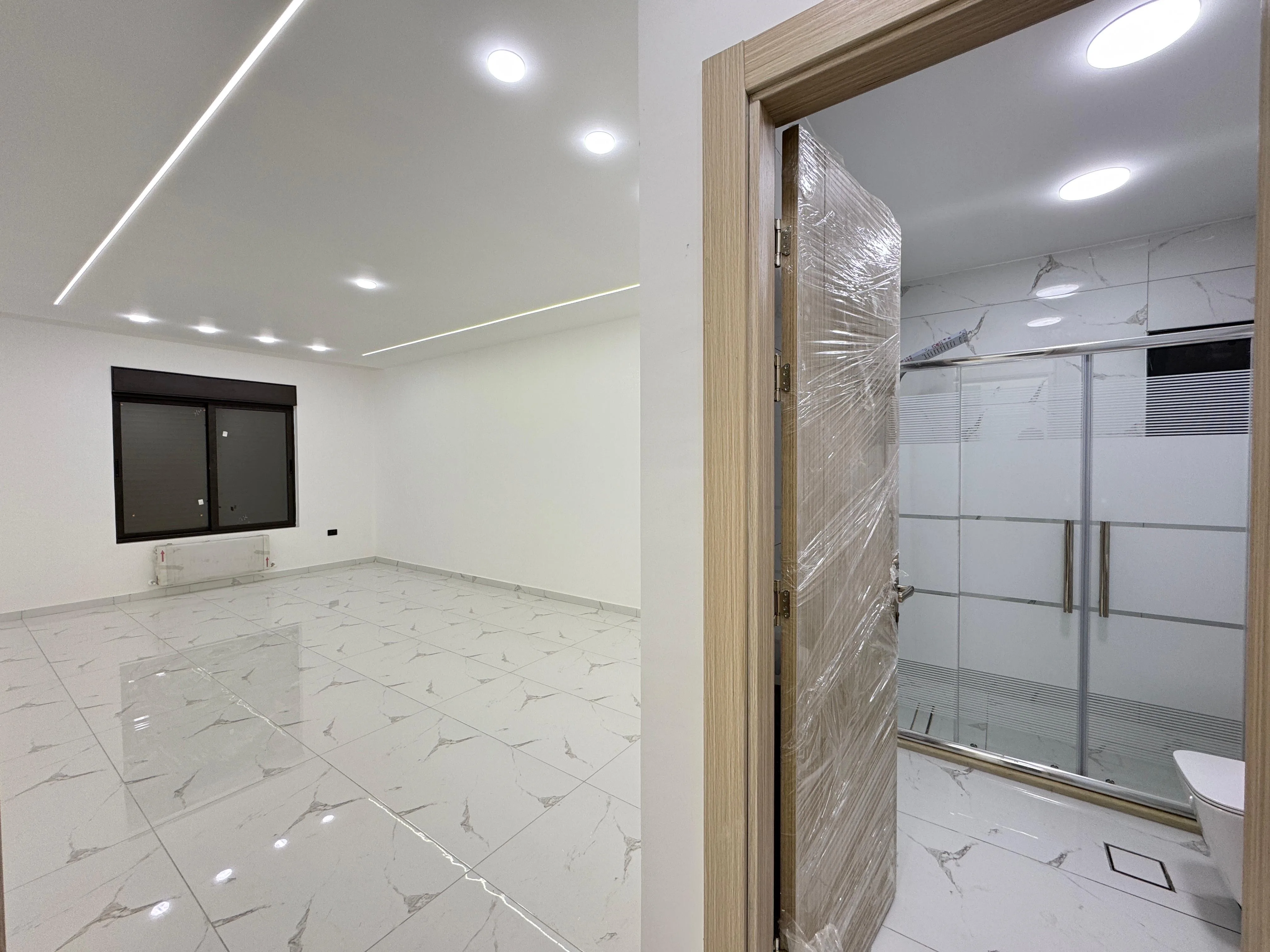 شقة ارضيه ١٦٢ م مع راس ٤٠ م للبيع في البنيات / جانب مدارس ادحصاد التربوي