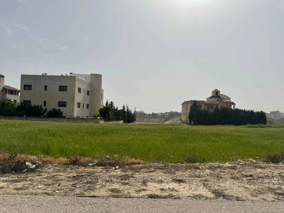 ارض سكنيه السرو السلط