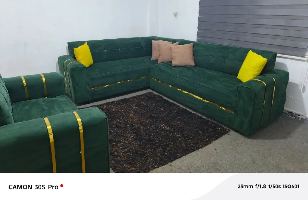 كنب للبيع للاستفسار ٠٧٧٥٧٥٦١٠٤ واتس اب