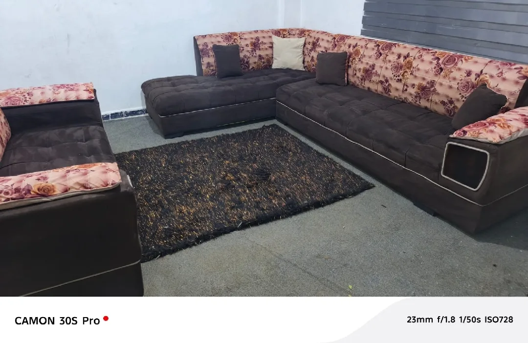 كنب للبيع للاستفسار ٠٧٧٥٧٥٦١٠٤ واتس اب