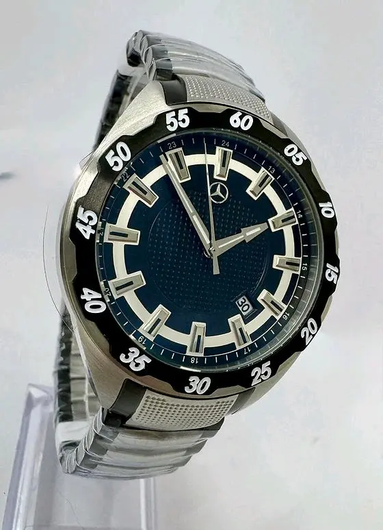 مرسيدس-بنز.