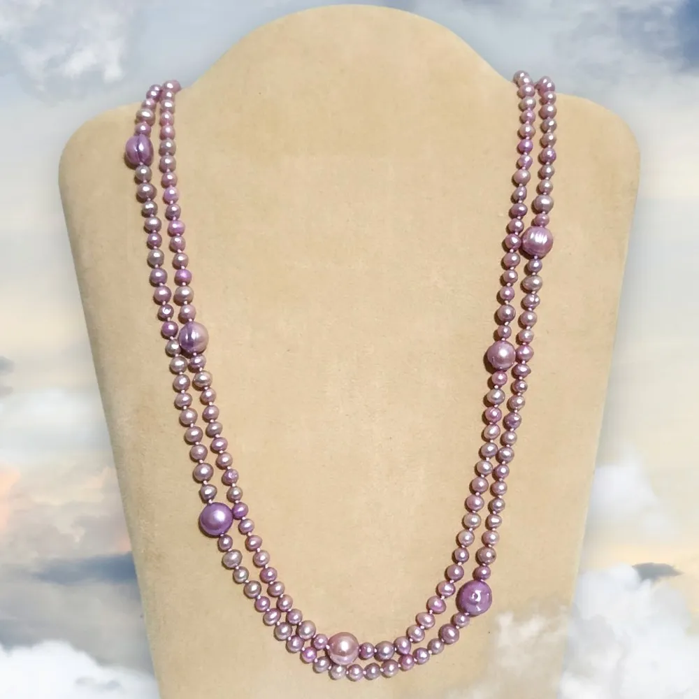 قلادة من اللؤلؤ العذب