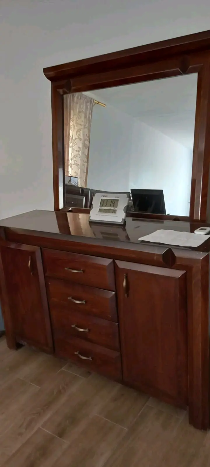 غرفة نوم للبيع