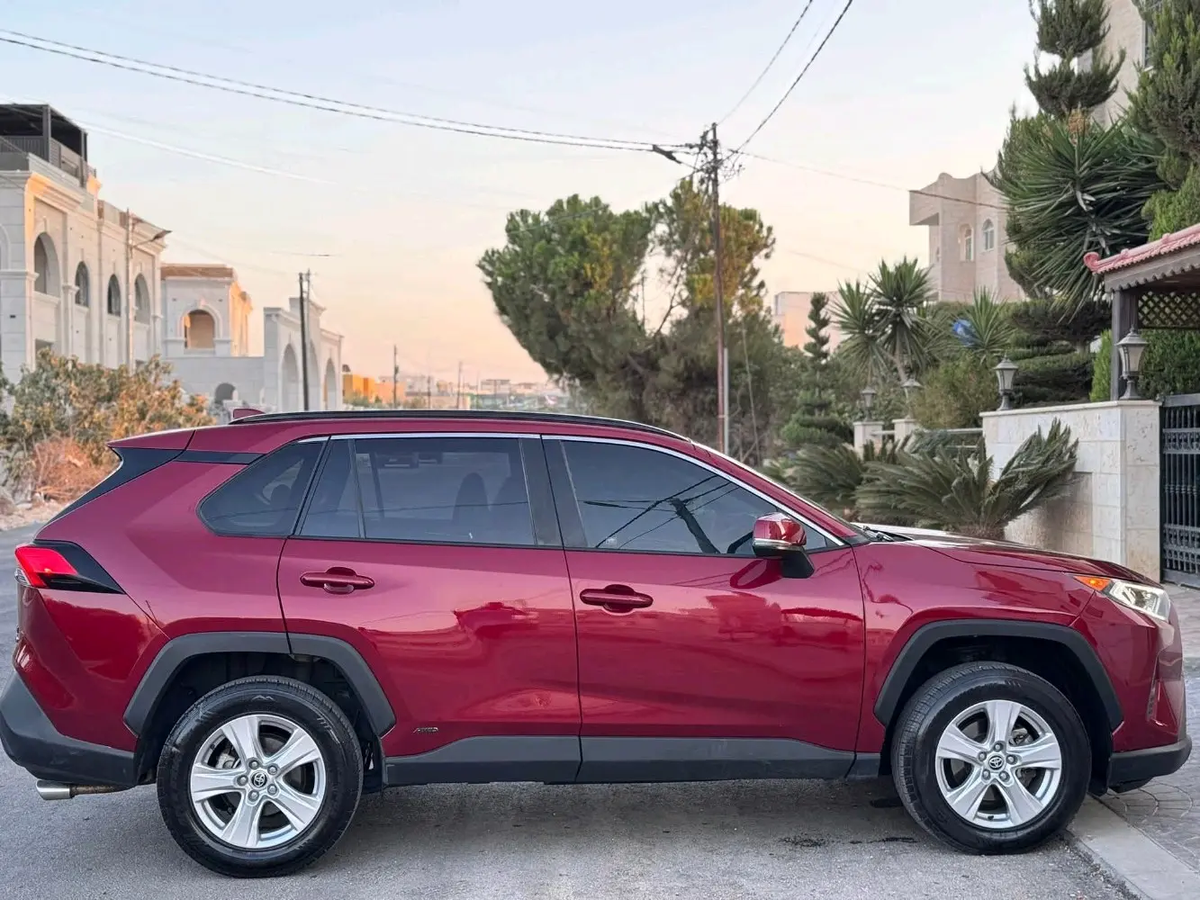 تويوتا راف 4 للبيع