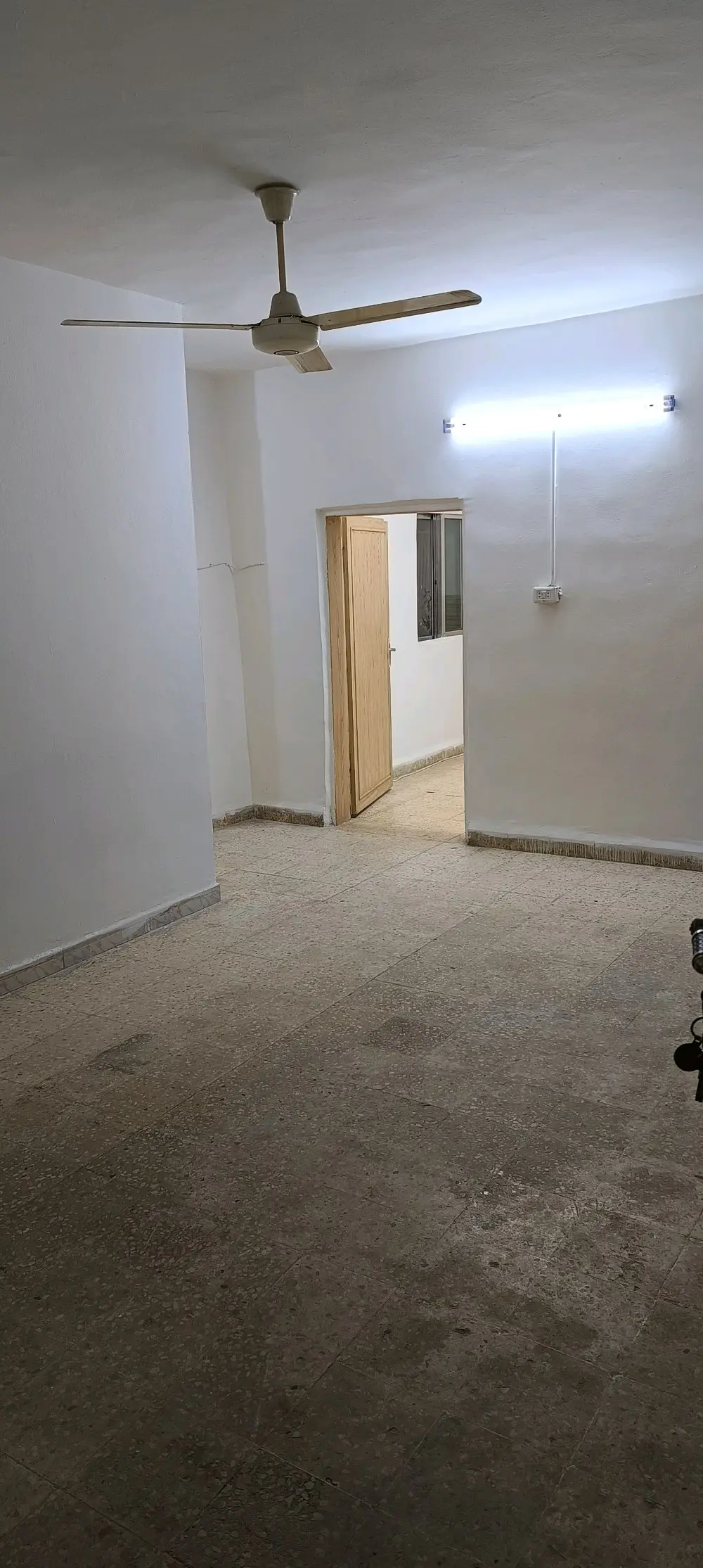 شقة للايجار / الهاشمي الشمالي