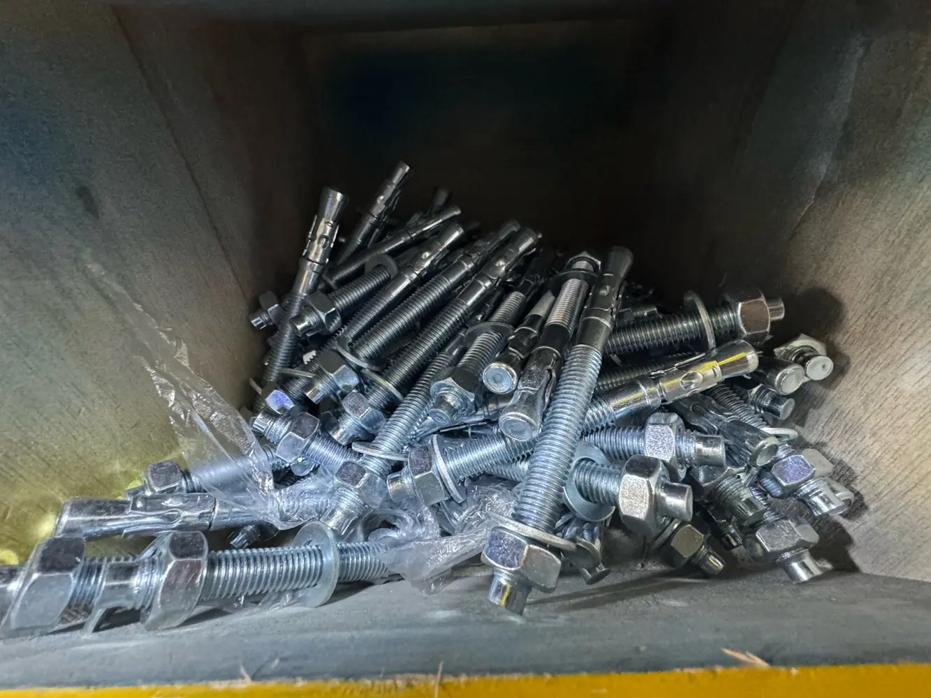 أكبر تشكيله براغي المملكه (جمله-مفرق)