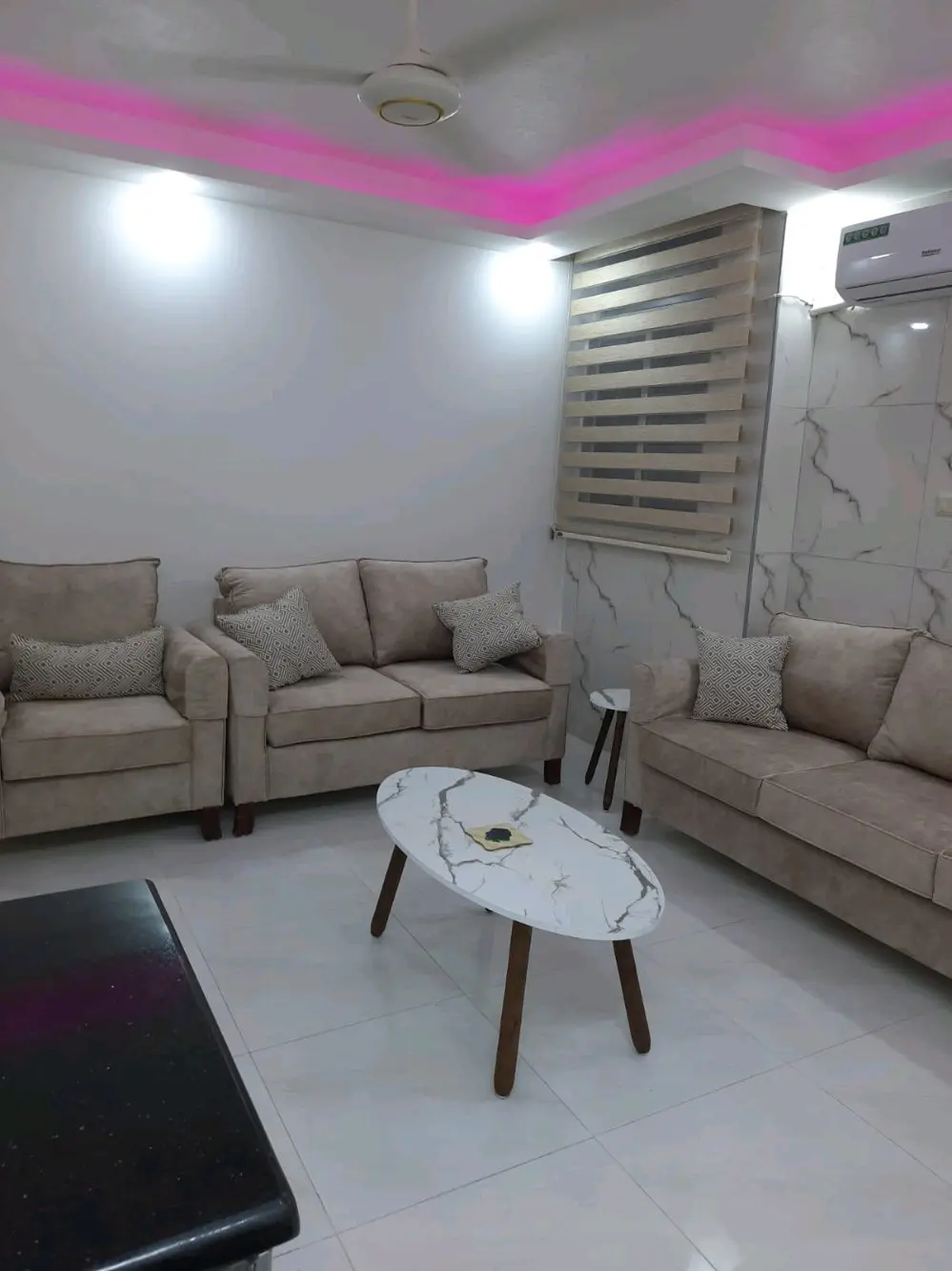 شقة مفروشة ديلوكس للايجار من المالك مباشرة الجاردنز خلف سيفوى شميساني