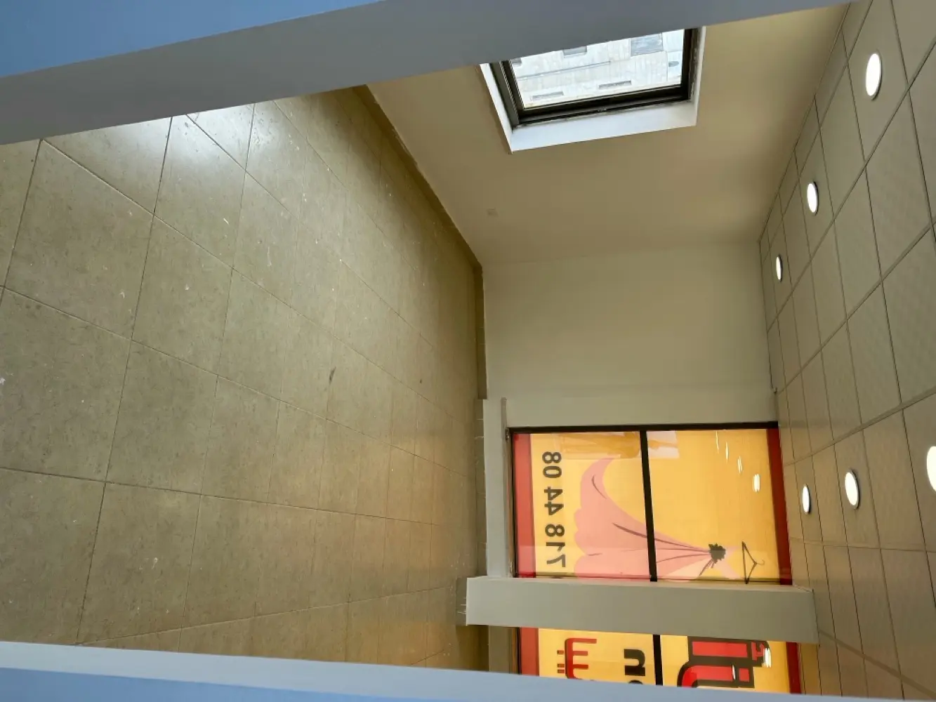 مكتب تجاري تمليك مرج الحمام بين دوار دلة وبرديني فوق بن فخر الدين