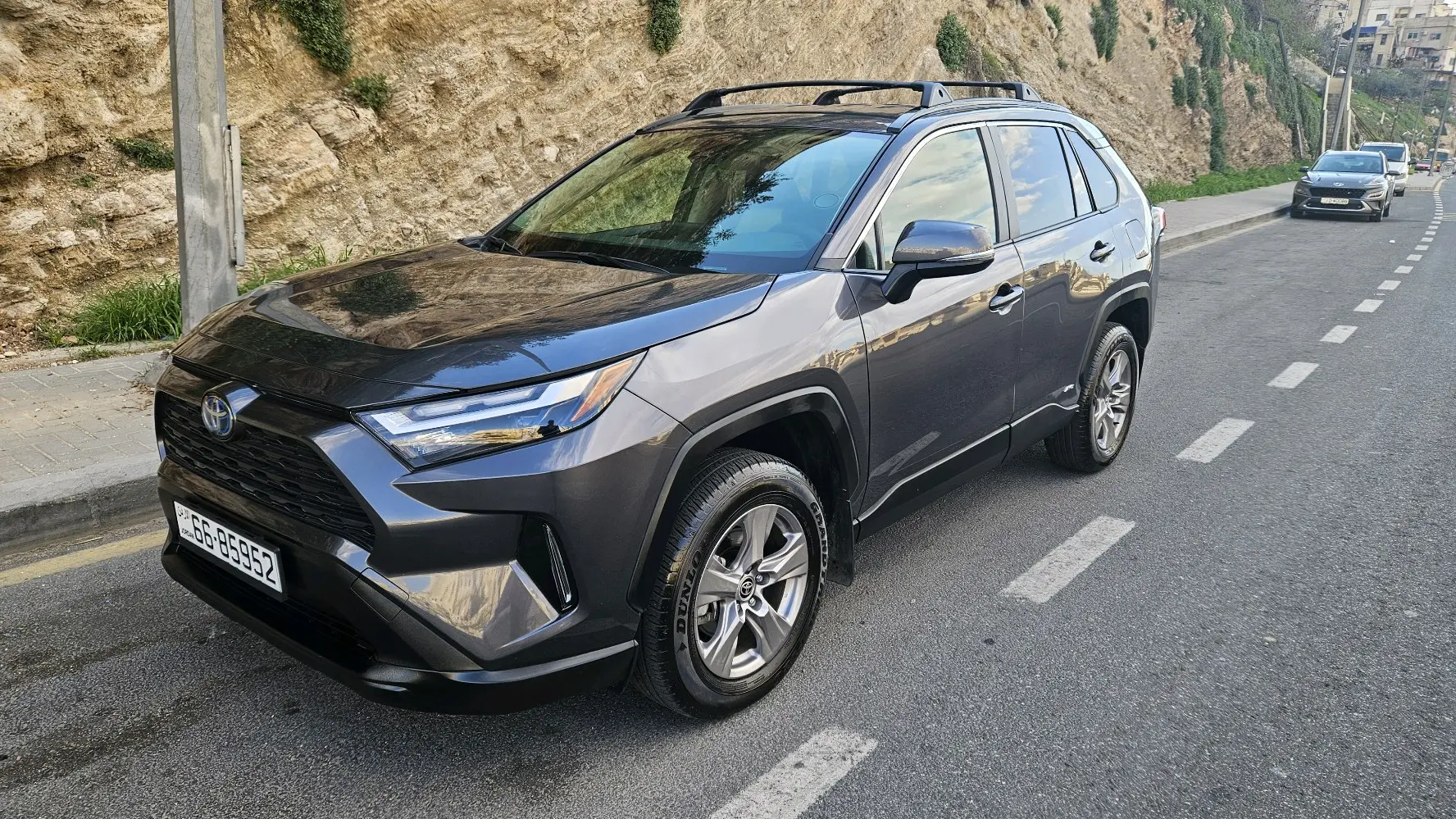 تويوتا راف 4 موديل 2024 LE   4*4 بحالة الوكاله