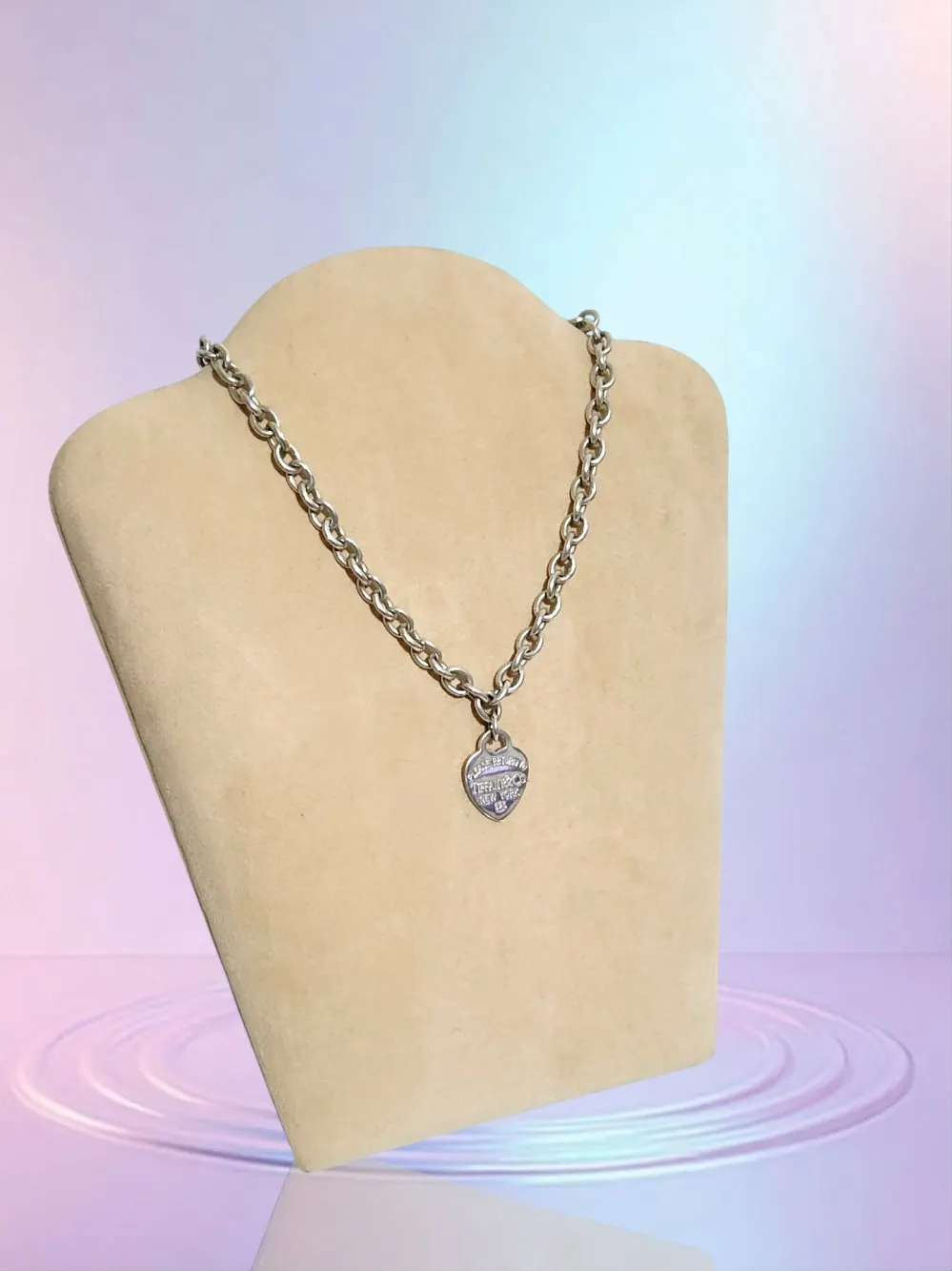 قلادة تيفاني آند کو