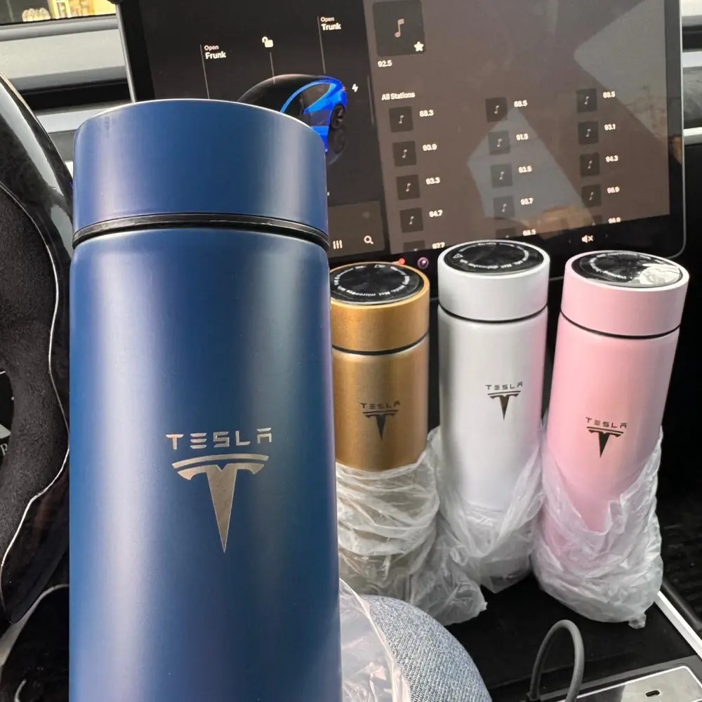 اكسسوارات سيارات تسلا