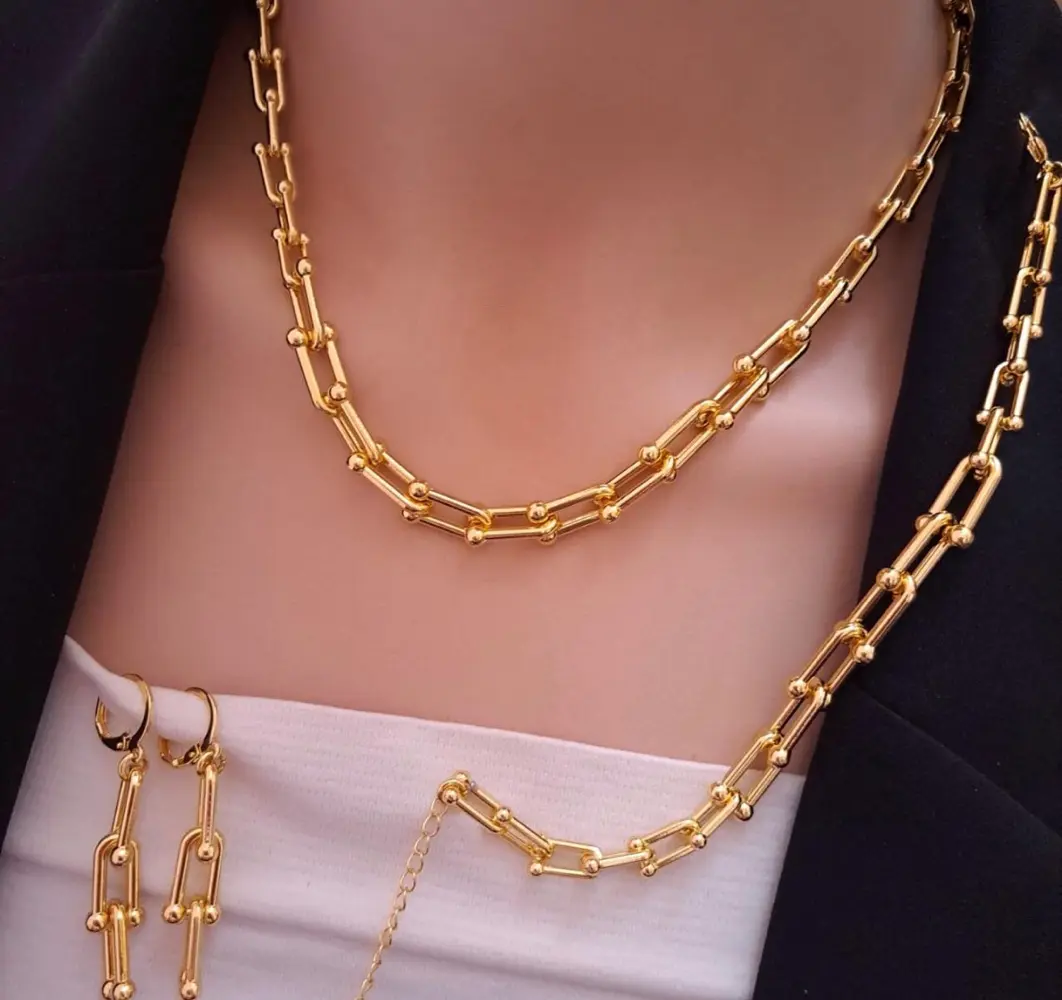 لكي سيدتي طقم ذهب روسي فخم جدا. سنسال مع اسوارة وحلقين وخاتم