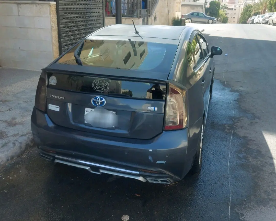 تويوتا بريوس للبيع