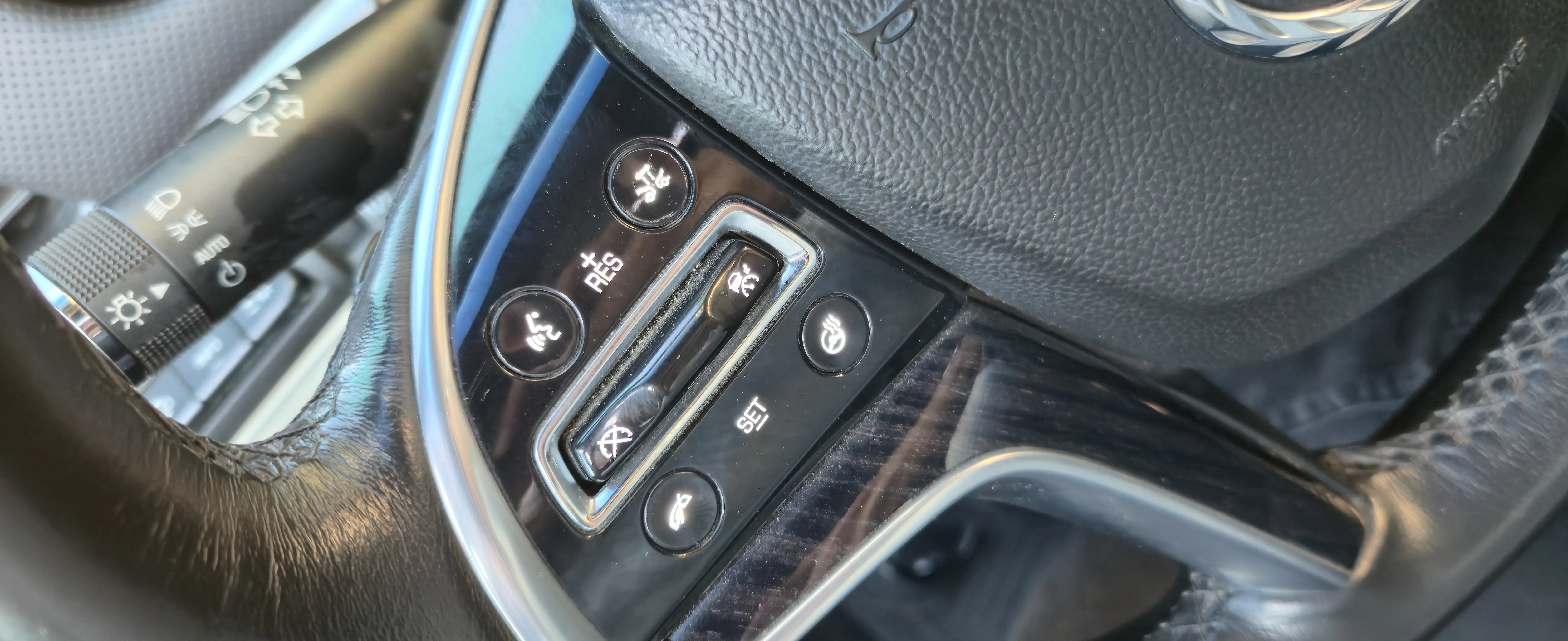 كاديلاك xts4 2013