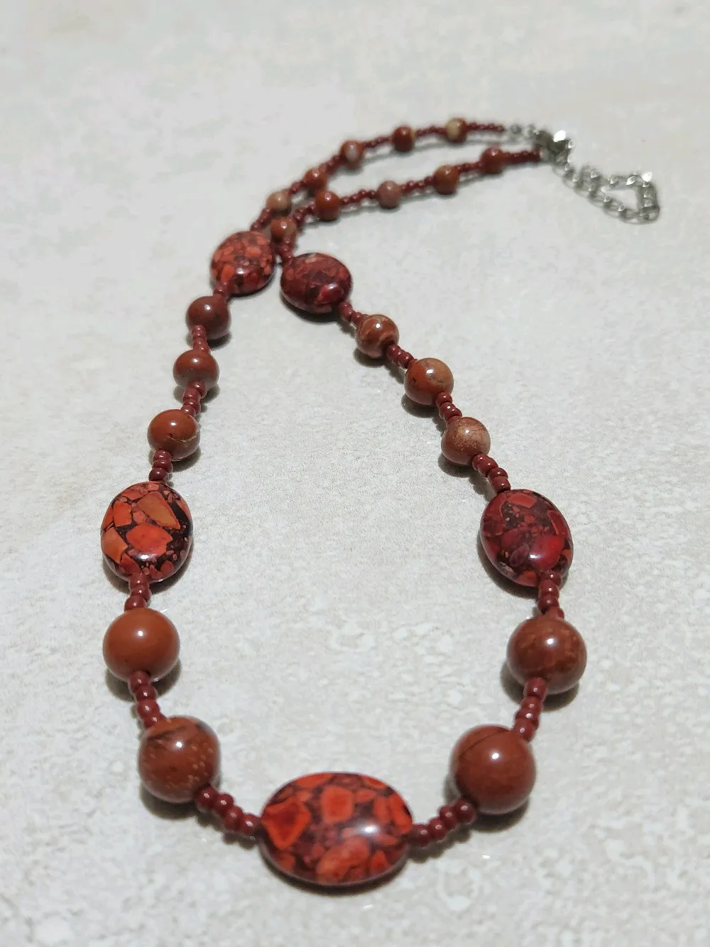 قلادة  طويلة مصنوعة يدويًا