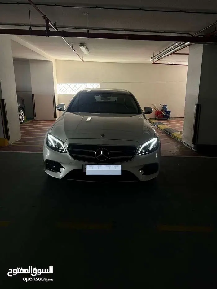 مرسيدس E300 لؤلؤي