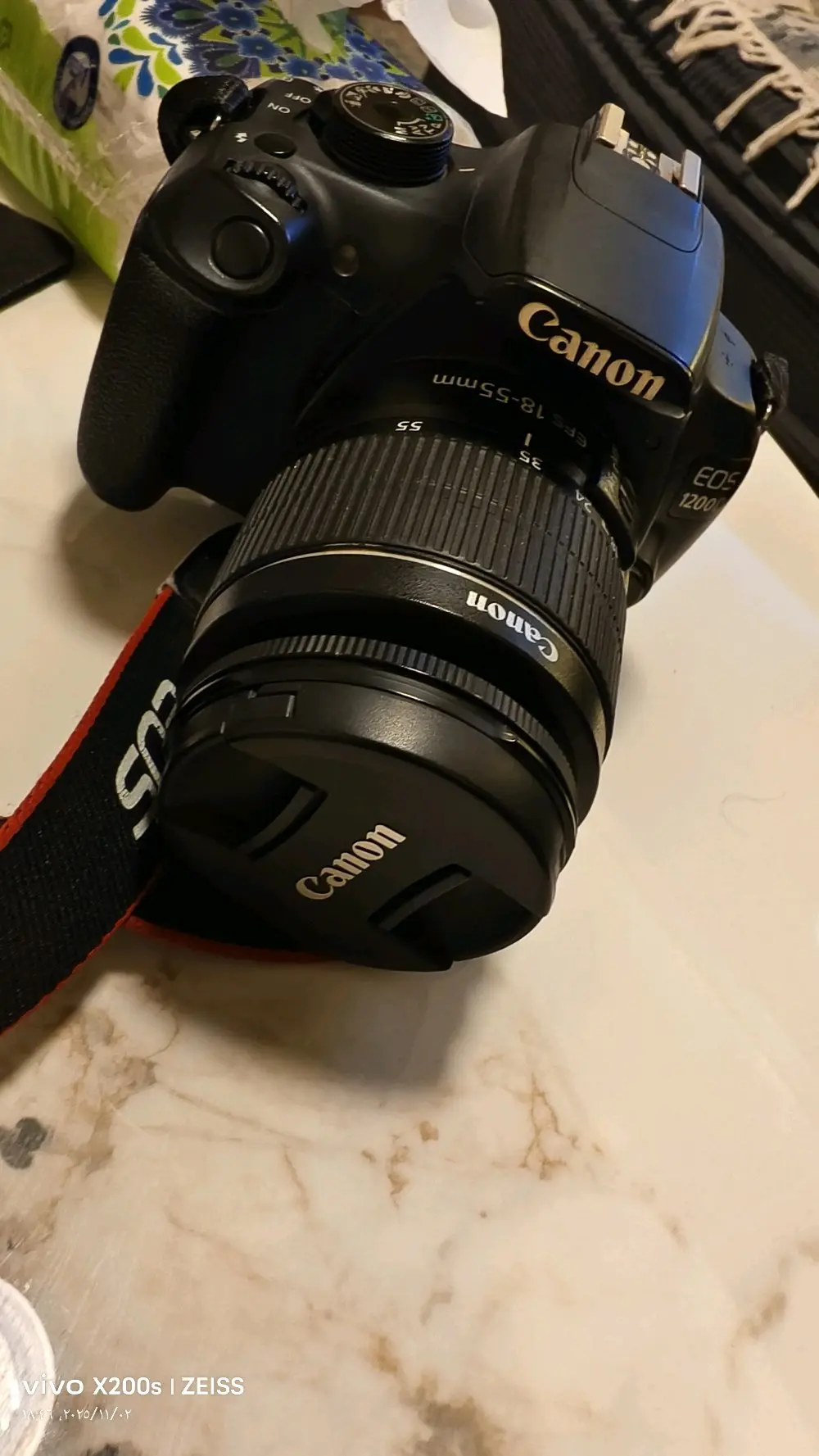 كاميرا كانون 1200D