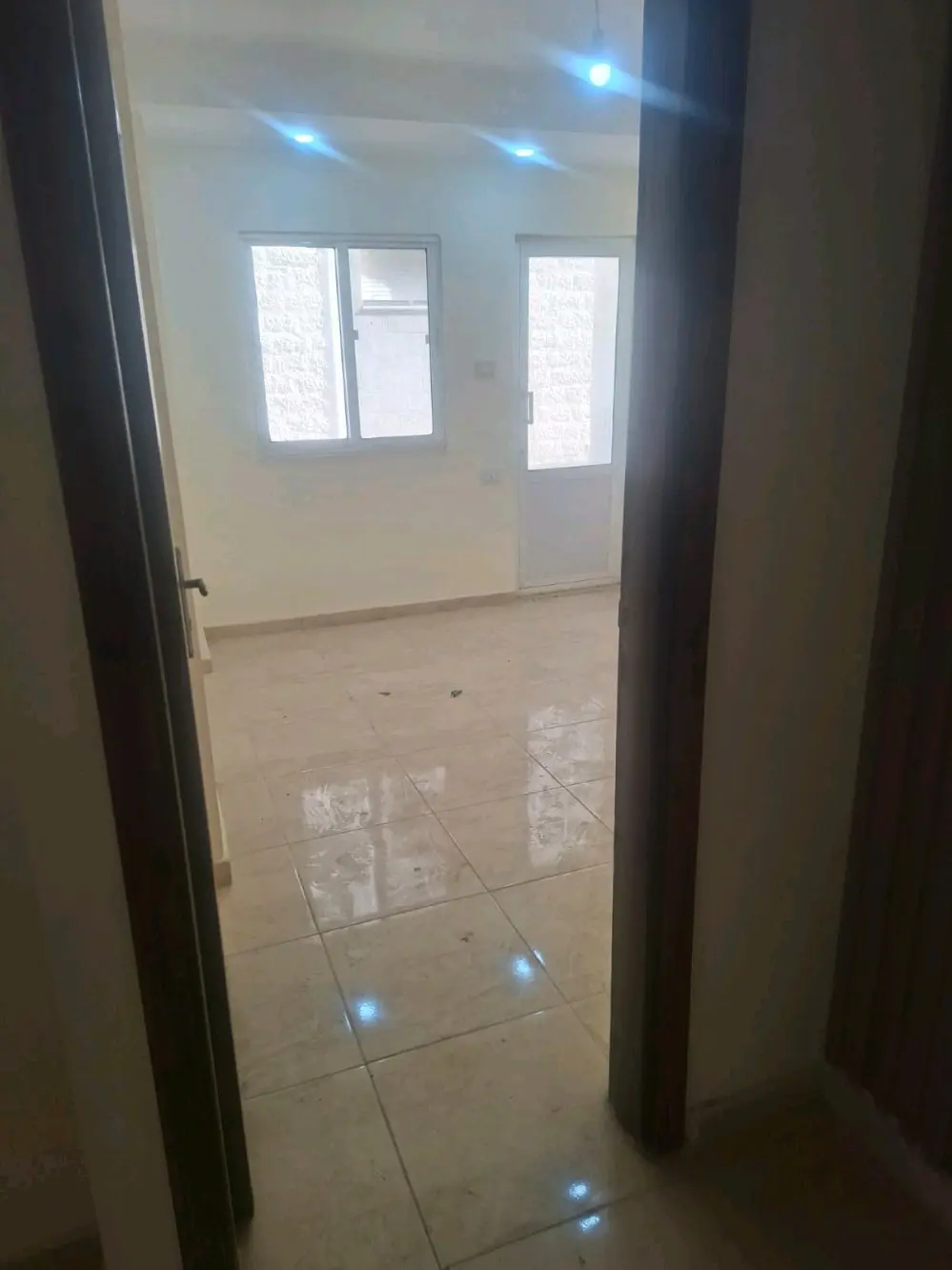 شقه للبيع كاش او بالتقسيط جديده غير مسكونه