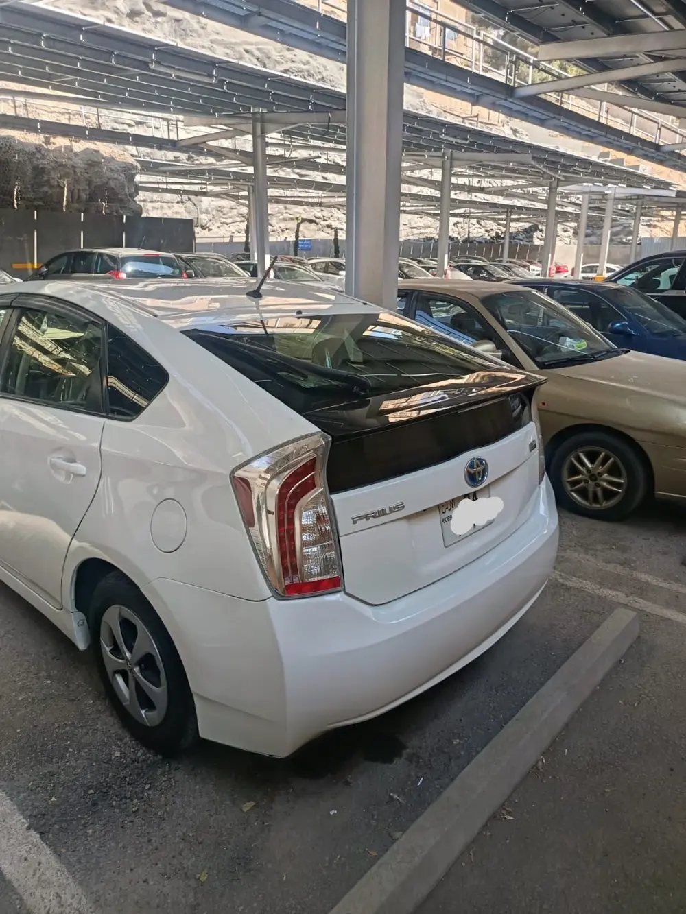 تويوتا بريوس 2015