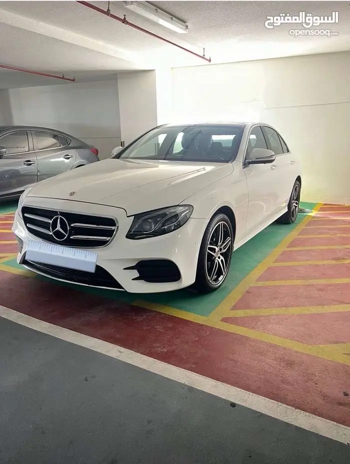 مرسيدس E300 لؤلؤي
