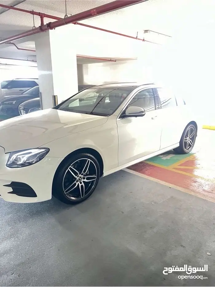 مرسيدس E300 لؤلؤي