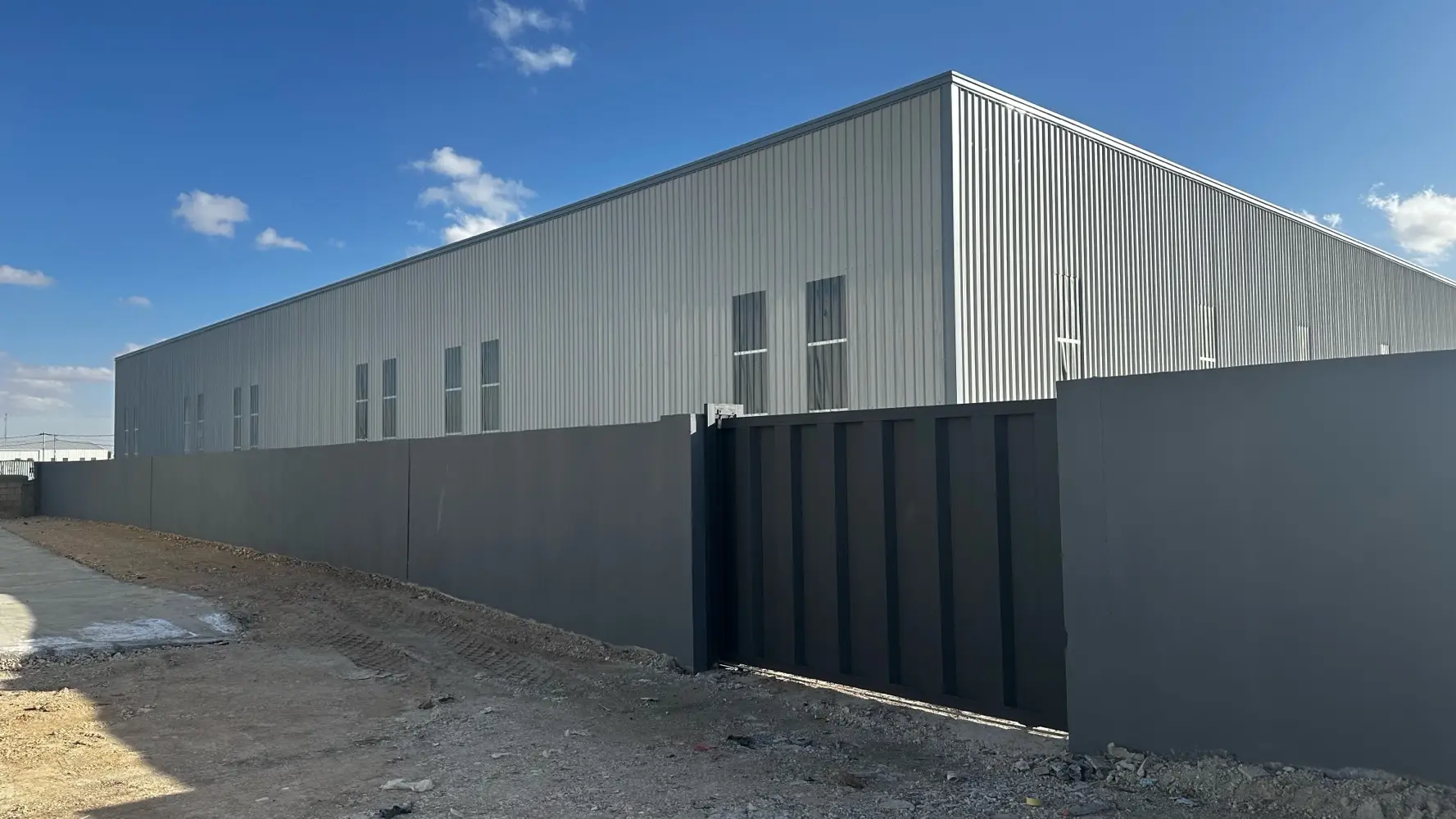 هناجر ومستودعات للإيجار /  Warehouses For Rent
