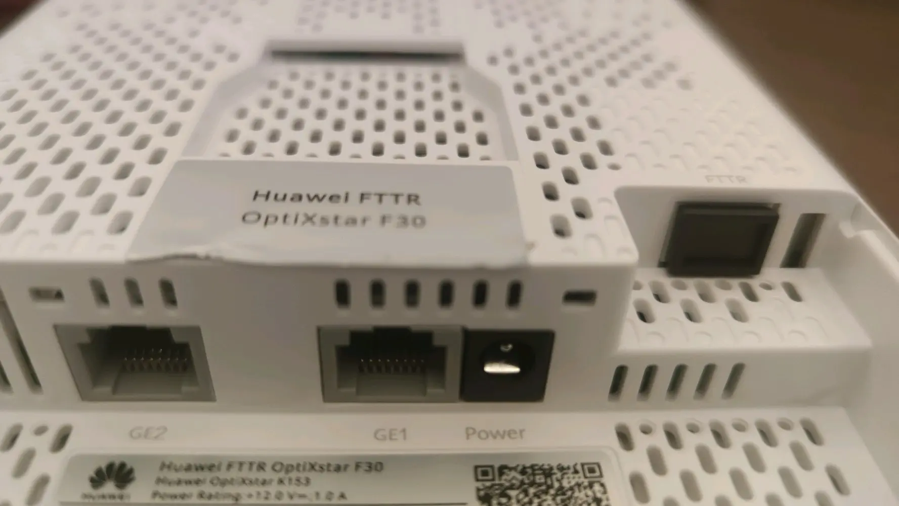 اكستندر هواوي  FTTR OptiXstar F30 -  Wi-Fi 6 فائق السرعة