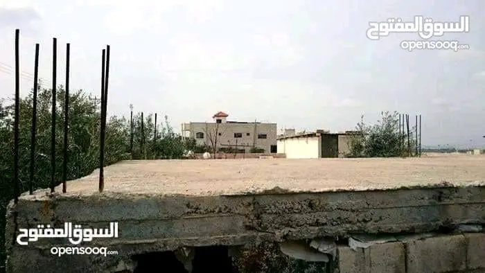 بيت عظم مسطح كبير بقريه الطيبه اربد للبيع بسعر مغري