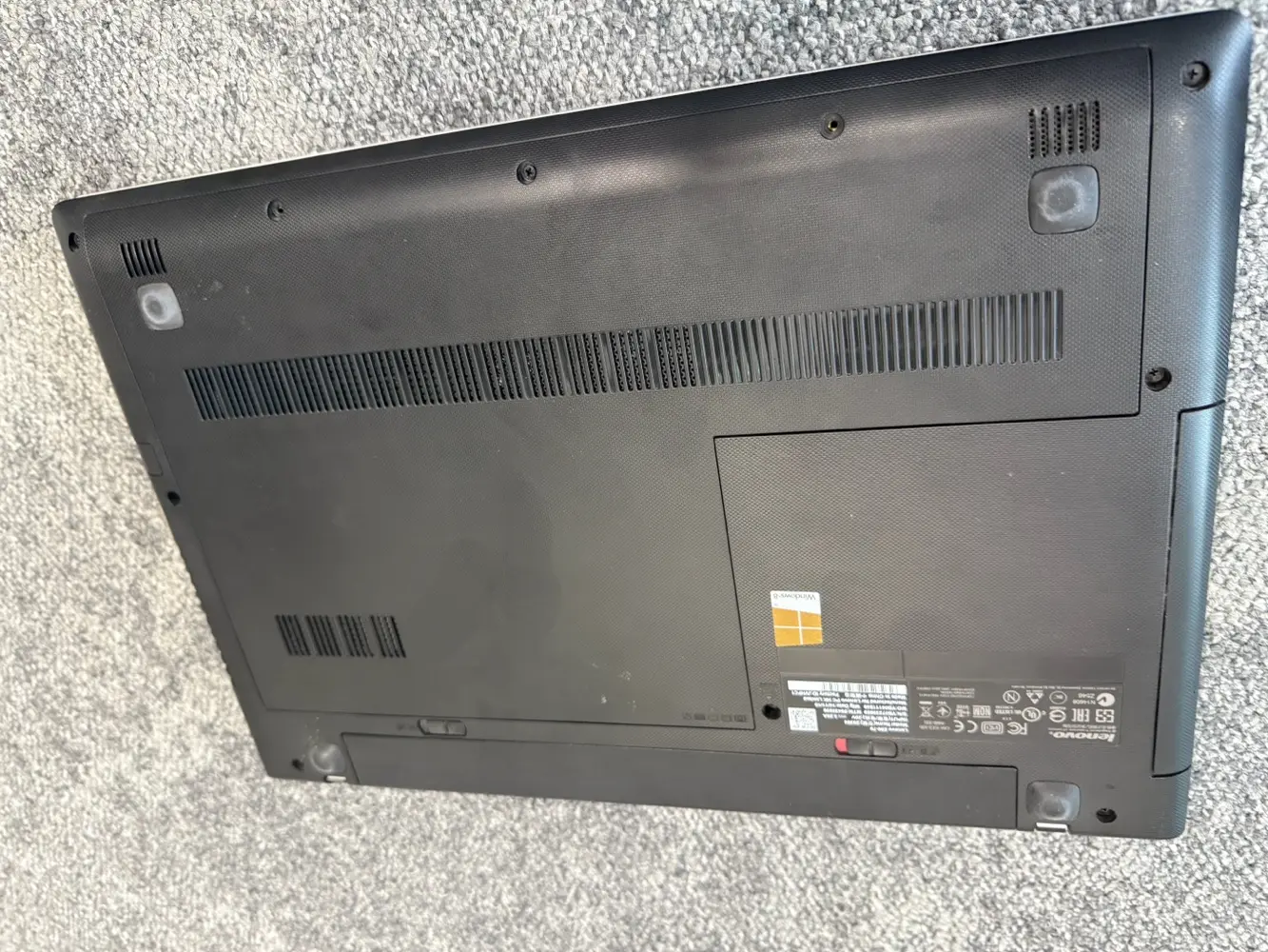 Laptop Lenovo لاب توب