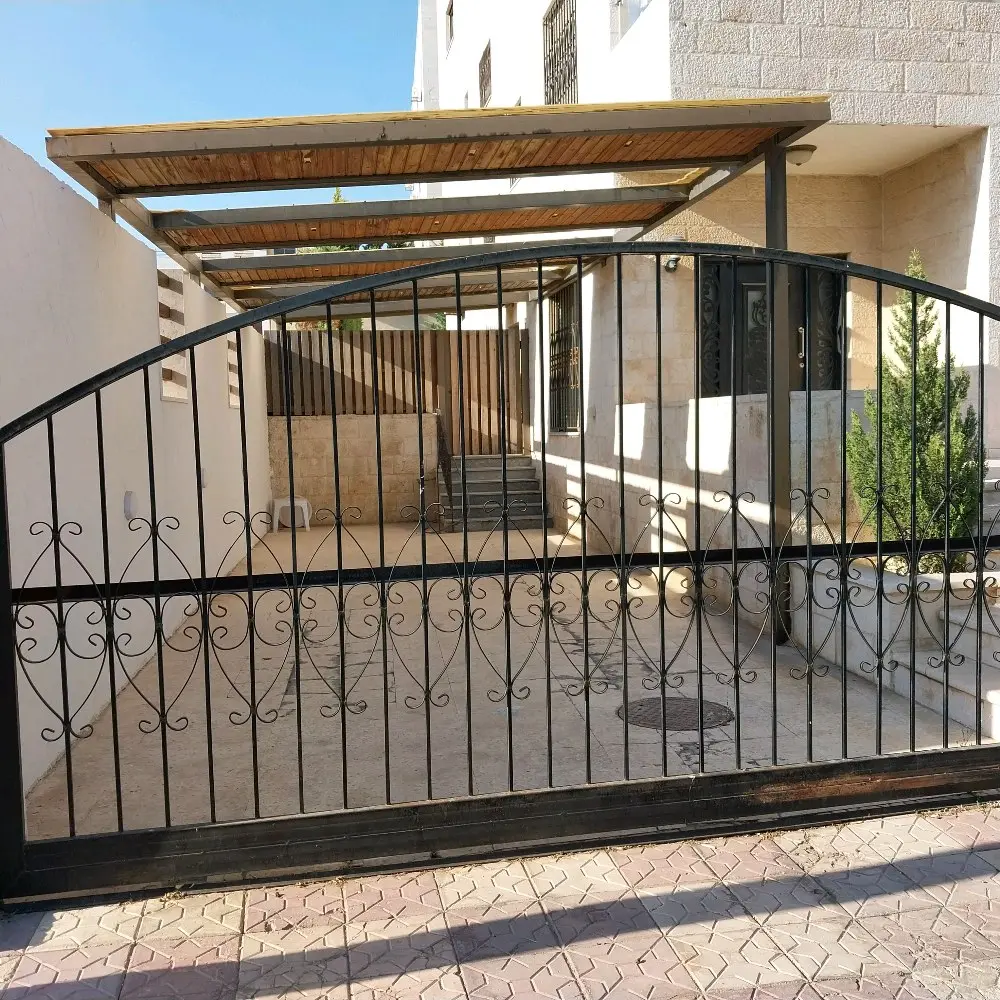 شقه ارضيه للبيع في الرونق