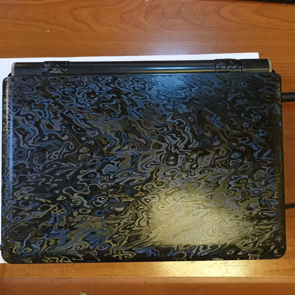 اي لابتوب ب ٣٠ دينار