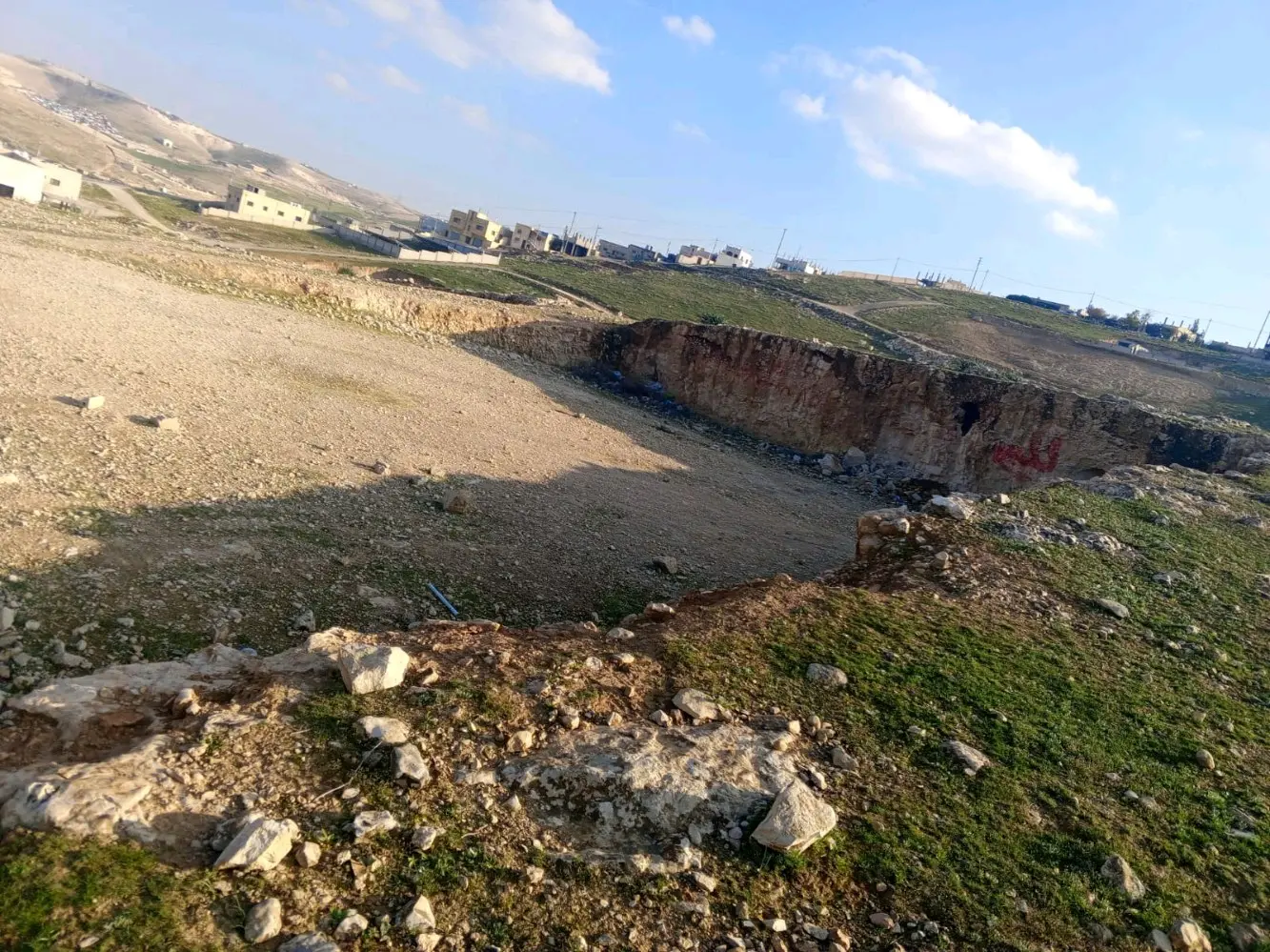 قطع اراضي للبيع مساحة 500 متر قوشان لكل قطعة