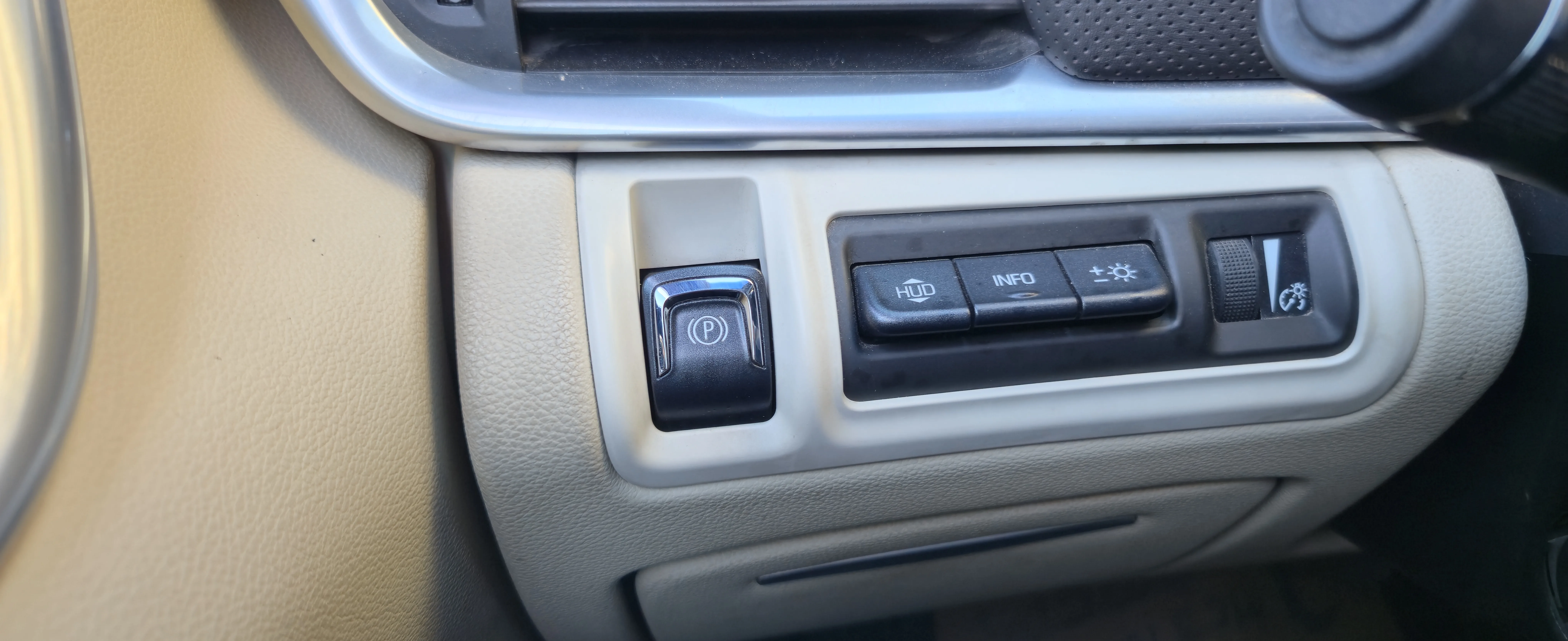 كاديلاك xts4 2013