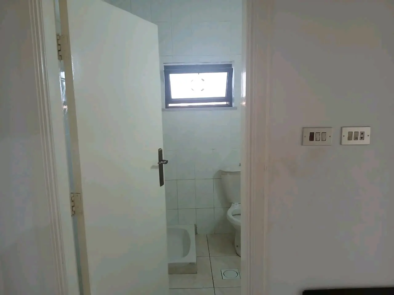 شقة غرفتين نوم مع ترس للايجار للعرسان