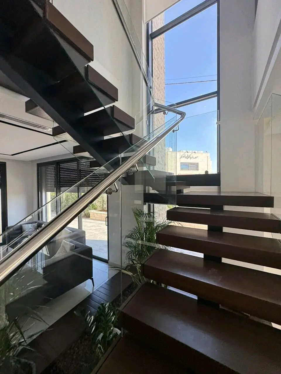 زجاج سيكوريت 10 ميلي  شورات واجهات زجاجية