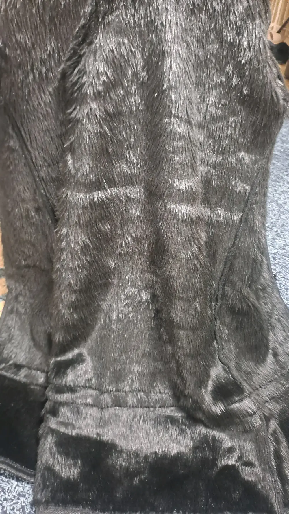 فروة رجالي جديدة  من شركة قفيشة الشهيرة نمرة 2 باللون الأسود الجميل ب14.99 دينار