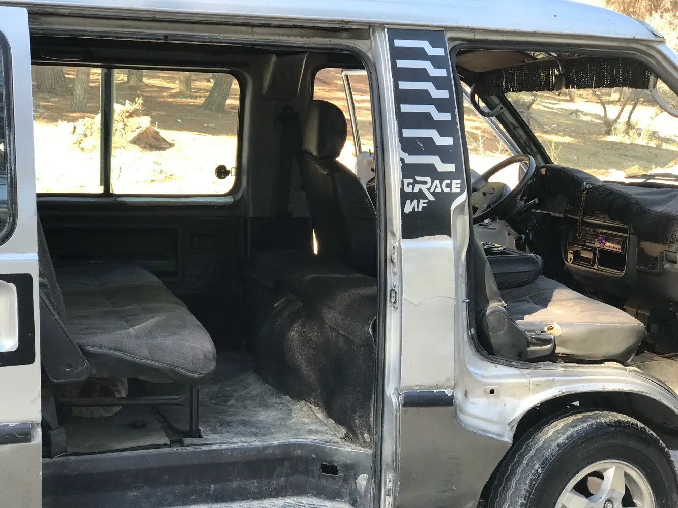 H100 للبيع 2001